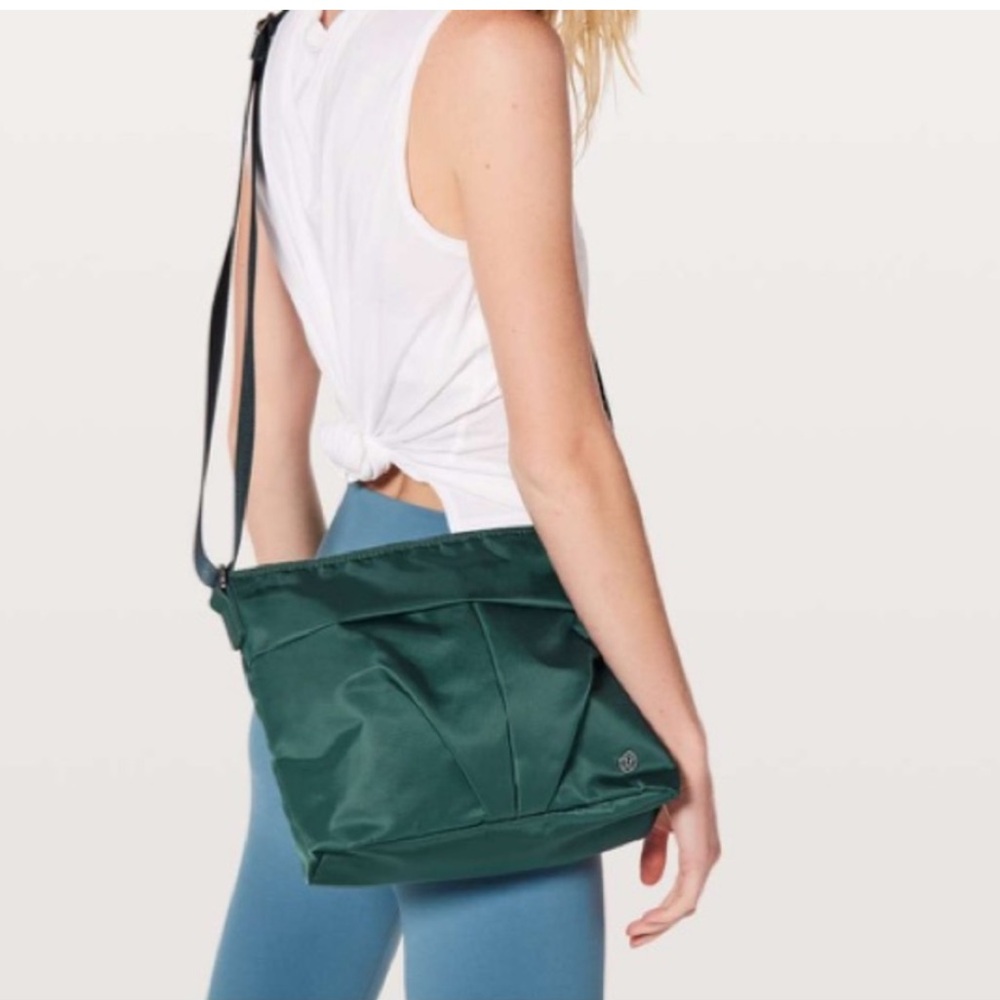 Lululemon Teal City Adventurer Shoulder Bag *7L - Picture 3 of 11